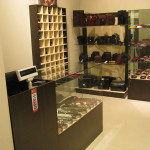 Торговое оборудование для магазина кожгалантереи в ТК "Феличита"